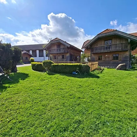 Lenzenbauer Tatil Evi *